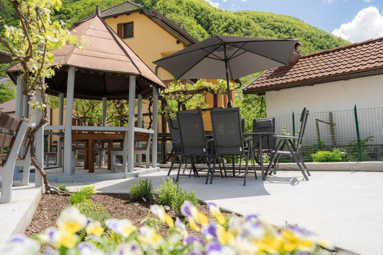 Relax House Soca Pensionat Bovec Exteriör bild