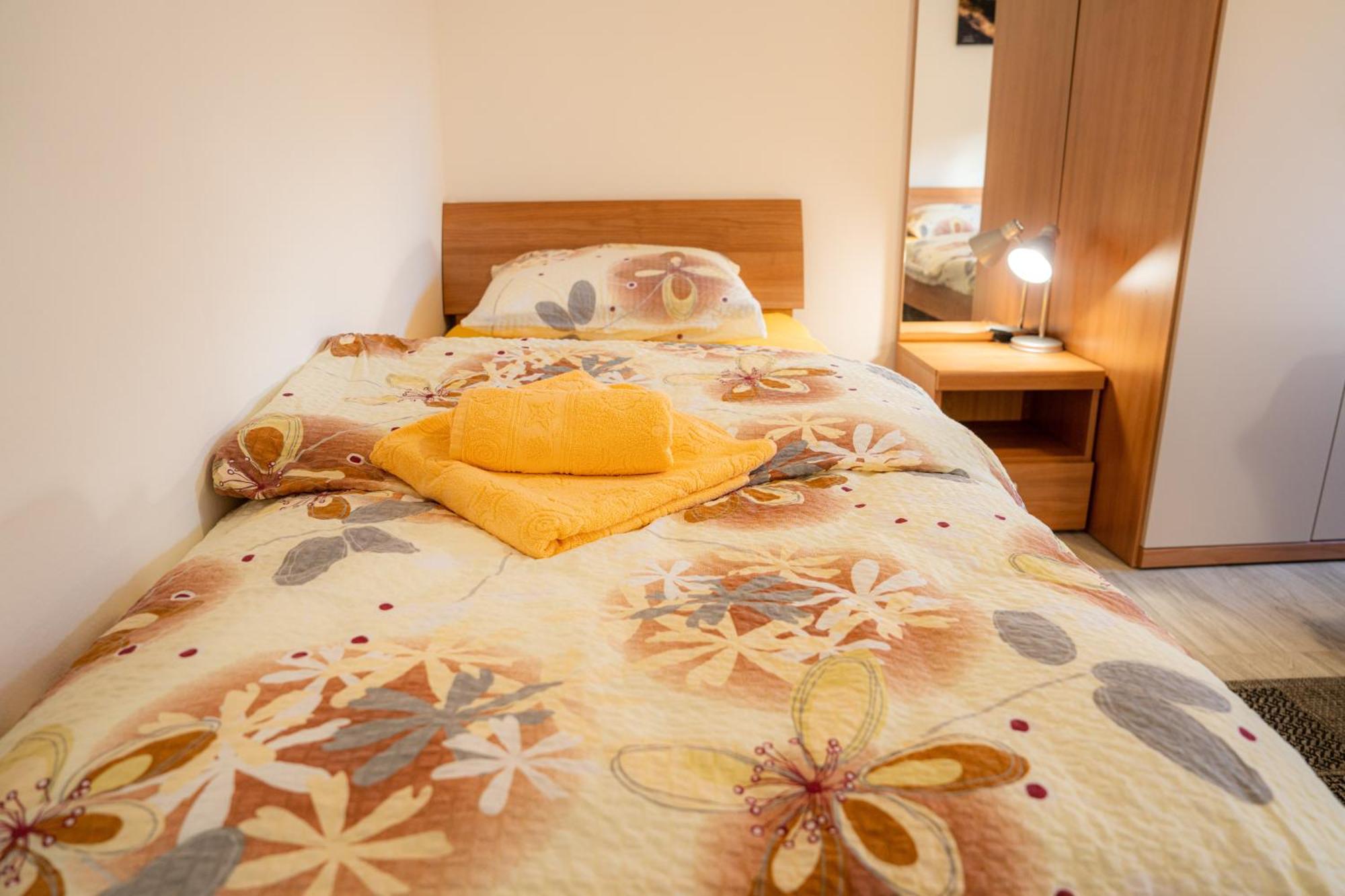 Relax House Soca Pensionat Bovec Rum bild